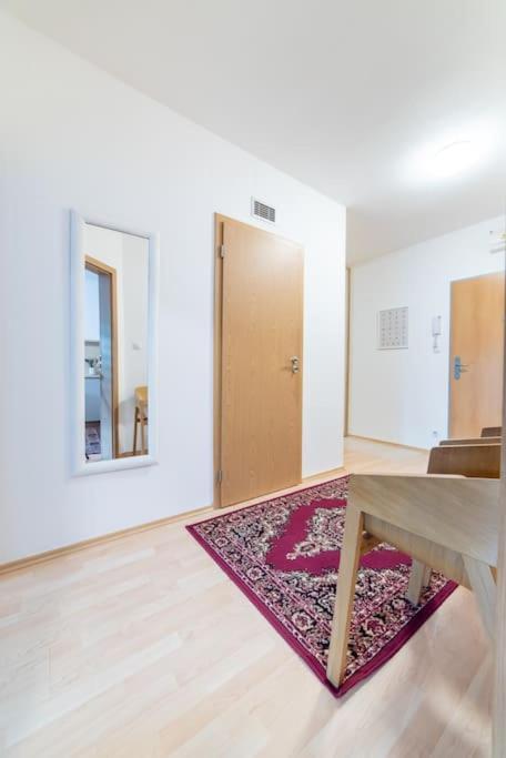 Grape Apartment Bratislava Buitenkant foto