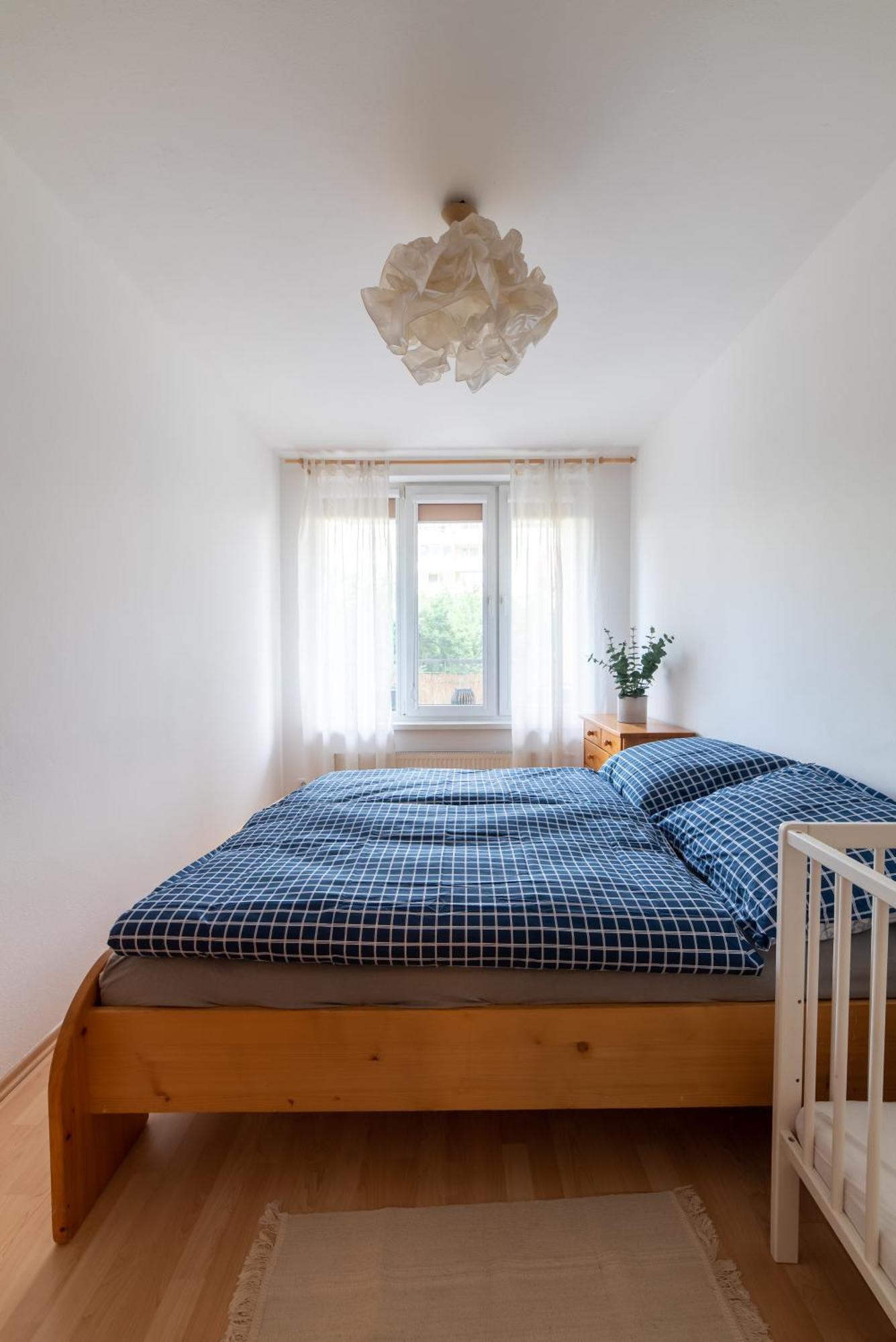 Grape Apartment Bratislava Buitenkant foto